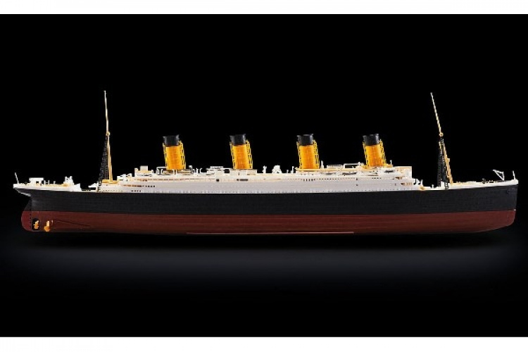 Revell Advent Calendar \'RMS Titanic\', easy-click system