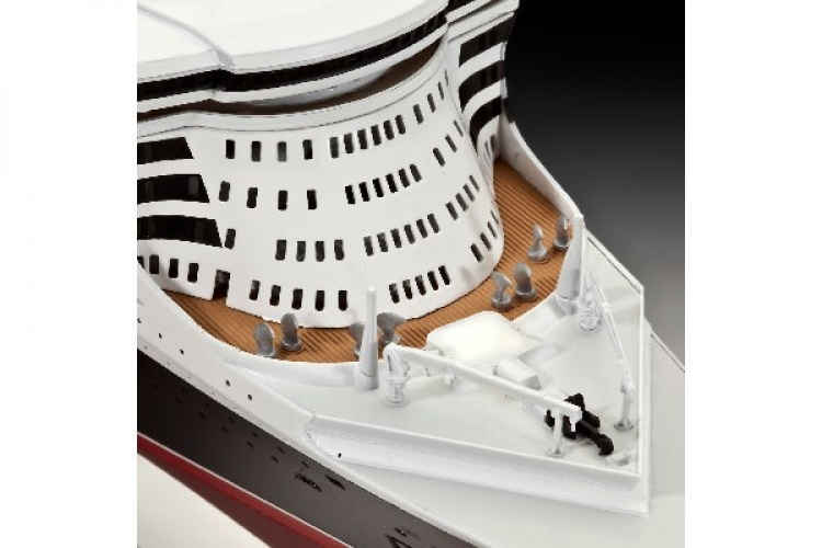 Revell Queen Mary 2