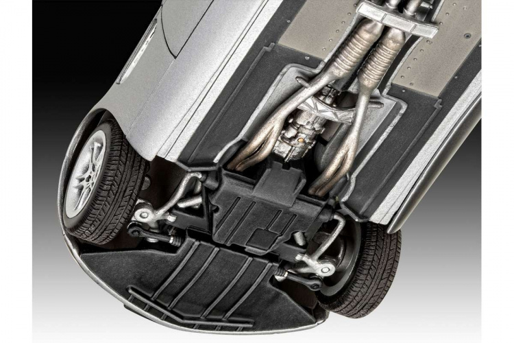 Revell James Bond \'BMW Z8\' 1:24 gift set