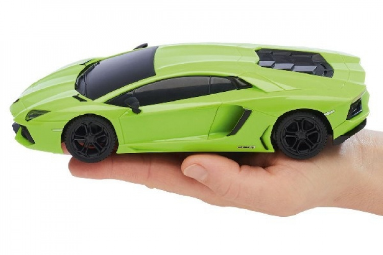 Revell RC Lamborghini Aventador Coupé 1:24, Green Revell RC Lamborghini Aventador Coupé 1:24, Green