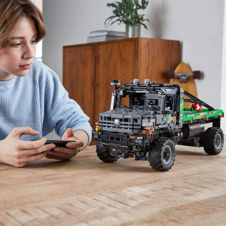 LEGO Technic 42129 - 4x4 Mercedes-Benz Zetros -kuorma-auto