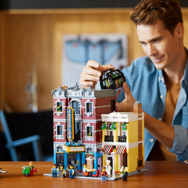 LEGO Icons 10312 - Jazzklubi LEGO Icons 10312 - Jazzklubi