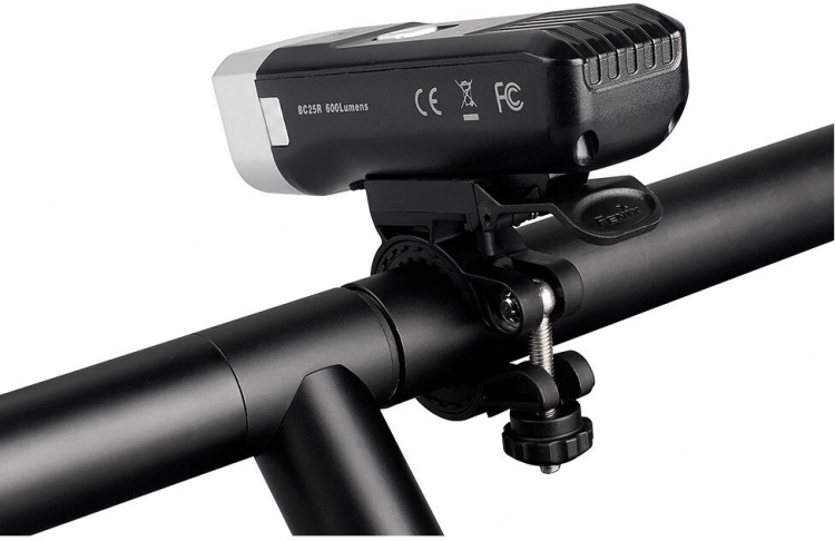 Fenix BC25R -pyörävalaisin