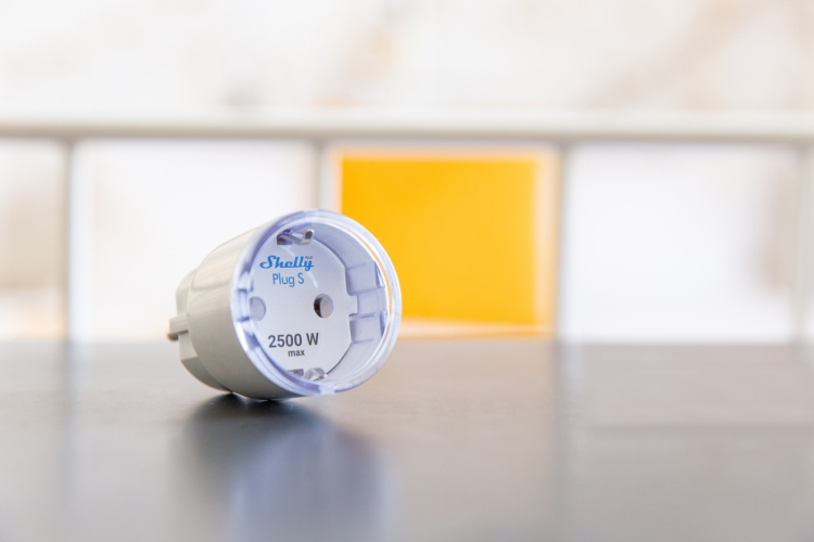 Shelly Plus Plug S etäohjattava pistorasia