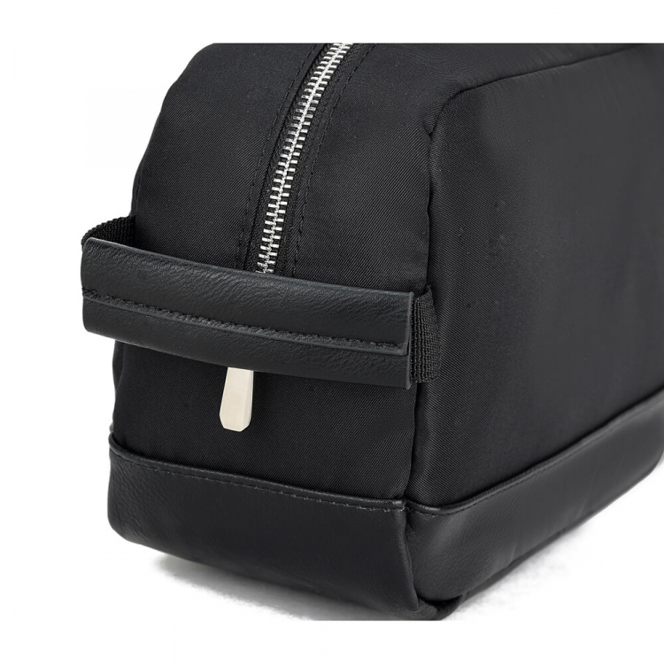 KUNGSBACKA Toilet Bag Filippa Black 1,2L KUNGSBACKA Toilet Bag Filippa Black 1,2L