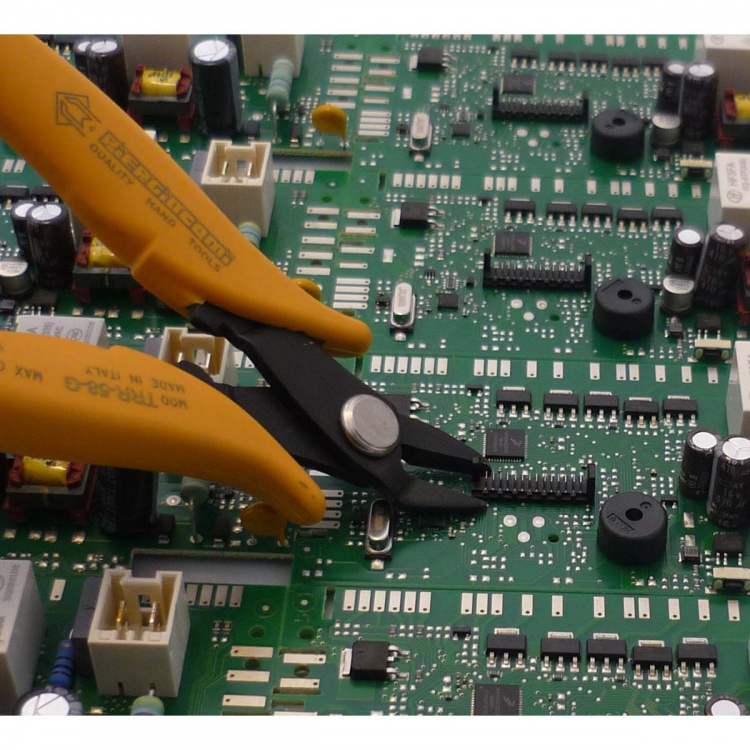 Piergiacomi Erittäin vahva huuhteluleikkuri korujen valmistukseen ja kumitiivisteiden leikkaamiseen