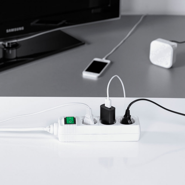 Hama Power Strip 3-way Switch White 3.0m