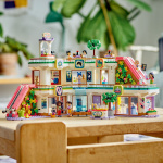 LEGO Friends 42604 - Heartlake Cityn ostoskeskus