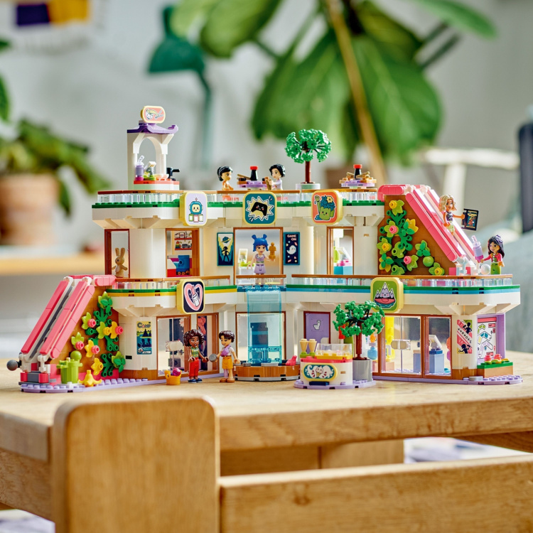 LEGO Friends 42604 - Heartlake Cityn ostoskeskus