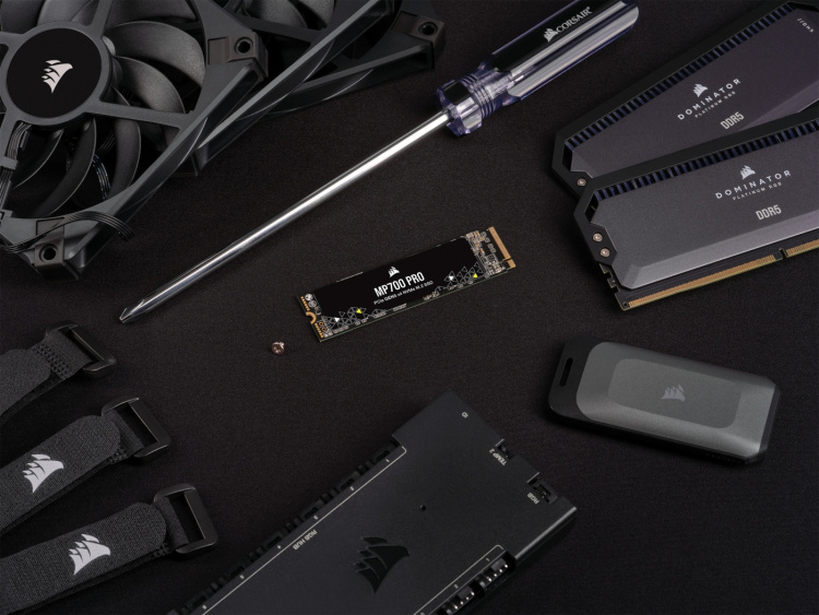 Corsair MP700 PRO 1 Tt M.2 -SSD-kovalevy 