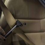 Forever Light EMERGENCY - hätävasara, jossa on sisäänrakennettu LED-valo, turvavyöleikkuri ja magneetti