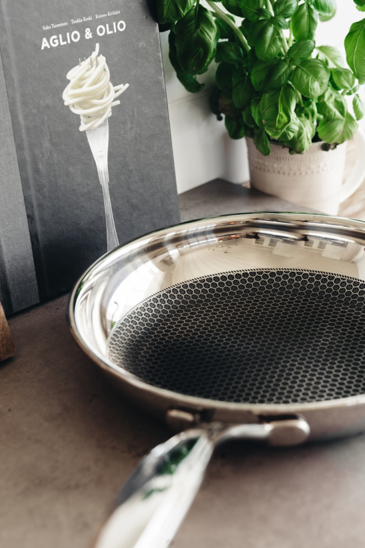 Heirol Pro Steelsafe -paistinpannu, ruostumaton teräs + tarttumaton pinnoite, 24 cm