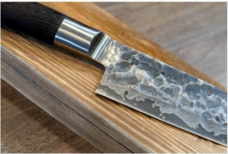 Satake Kuro Santoku-kniv 18 cm