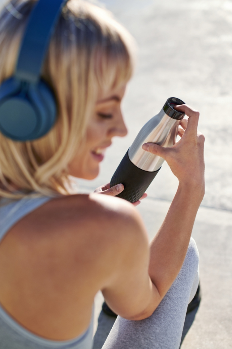 Tefal Bludrop Sleeve -juomapullo, 0,7 L, musta/teräs