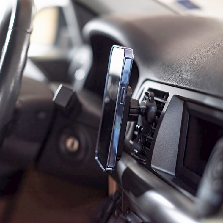 Forever MACH-100 - Autoteline langattomalla latauksella älypuhelimille, 15W, musta Forever MACH-100 - Autoteline langattomalla latauksella älypuhelimille, 15W, musta