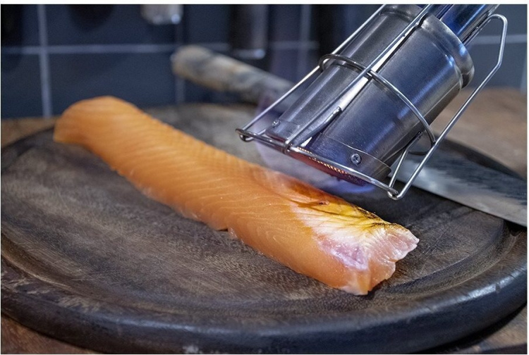 SATAKE Flame Master -kaasupoltin grillaus-/paistamistoiminnolla