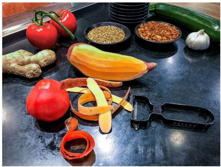 SATAKE kuorija, musta