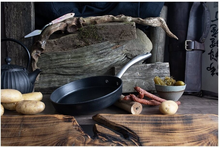 SATAKE valurautapannu, 22 cm