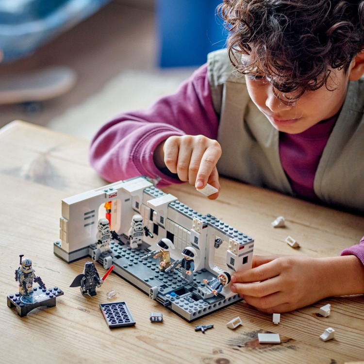 LEGO Star Wars 75387 - Astuminen Tantive IV™ ‑alukseen LEGO Star Wars 75387 - Astuminen Tantive IV™ ‑alukseen