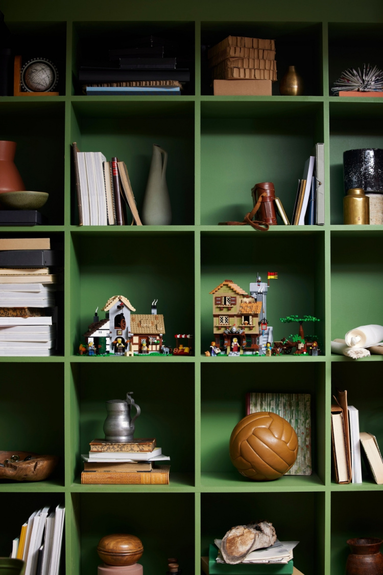 LEGO Icons 10332 - Keskiaikaisen kaupungin tori LEGO Icons 10332 - Keskiaikaisen kaupungin tori