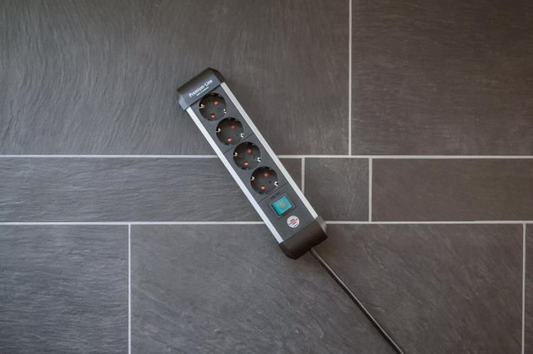 Brennenstuhl Premium Alu-Line extension lead with switch 4-way 1.8m Brennenstuhl Premium Alu-Line extension lead with switch 4-way 1.8m