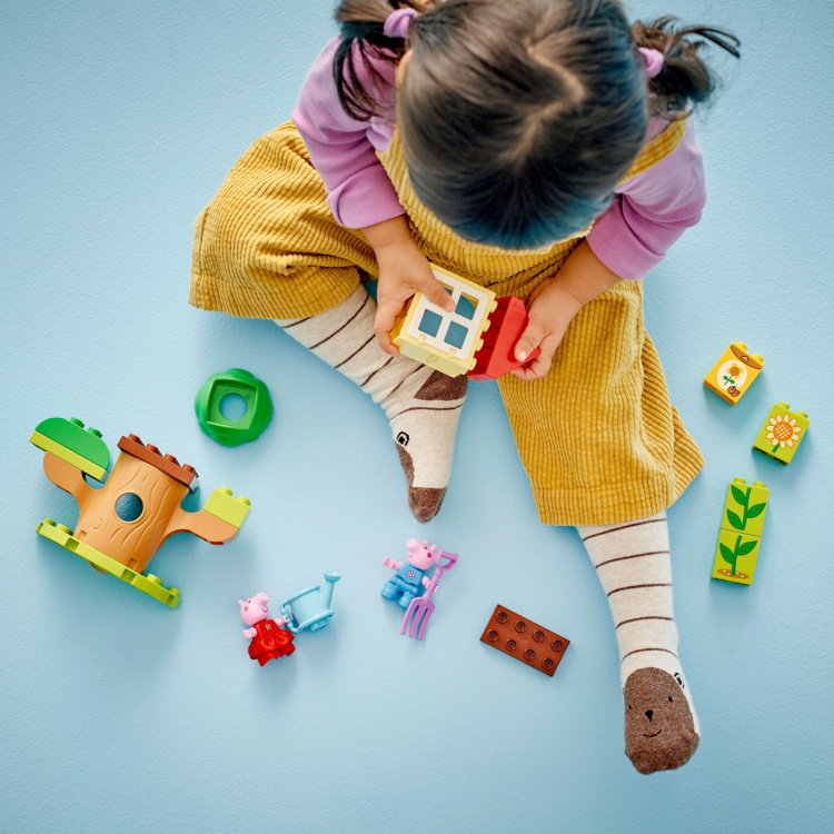 LEGO DUPLO Peppa Pig - Pipsa Possun piha ja puumaja