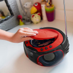 Lenco Kannettava FM-radio CD / MP3 / USB / Bluetooth-soitin® LED-valaistuksella Punainen Lenco Kannettava FM-radio CD / MP3 / USB / Bluetooth-soitin® LED-valaistuksella Punainen