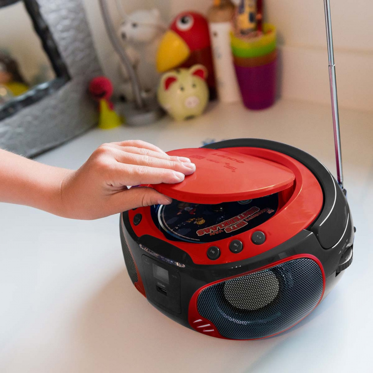 Lenco Kannettava FM-radio CD / MP3 / USB / Bluetooth-soitin® LED-valaistuksella Punainen Lenco Kannettava FM-radio CD / MP3 / USB / Bluetooth-soitin® LED-valaistuksella Punainen