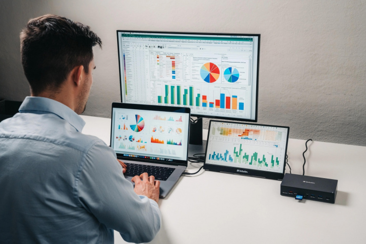 Verbatim USB-C Pro Docking Station 17 Port CDS-17