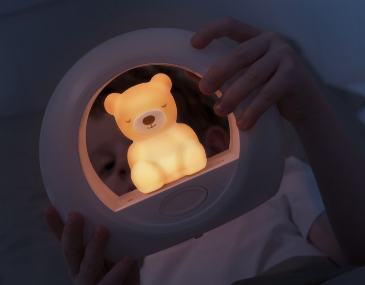 Zazu Billy -itkuun reagoiva yövalo, karhu, harmaa