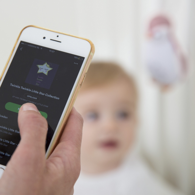 Zazu Zoe -kaiutinyövalo, pingviini, harmaa Zazu Zoe -kaiutinyövalo, pingviini, harmaa