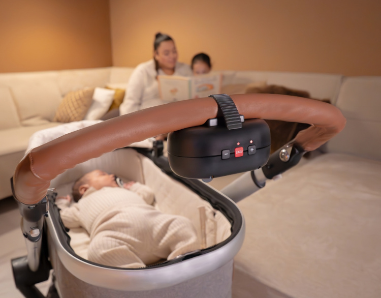 Zazu Robby the Baby Rocker -lastenvaunujen keinuttaja