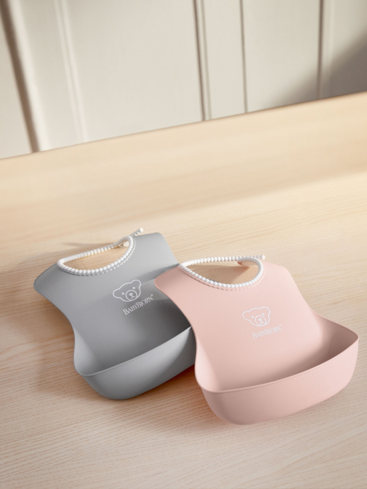 BabyBjörn Baby Bib -ruokalappu, 2 kpl, Grey / Powder Pink