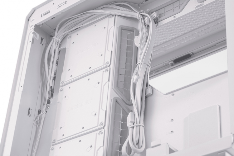 ASUS TUF Gaming GT502 PLUS TG ARGB ATX-kotelo ikkunalla, valkoinen ASUS TUF Gaming GT502 PLUS TG ARGB ATX-kotelo ikkunalla, valkoinen