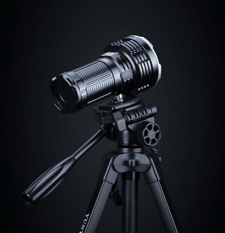 Fenix LR50R -taskulamppu