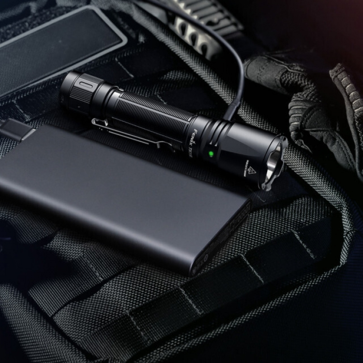 Fenix TK11R -taskulamppu, 1600 lm