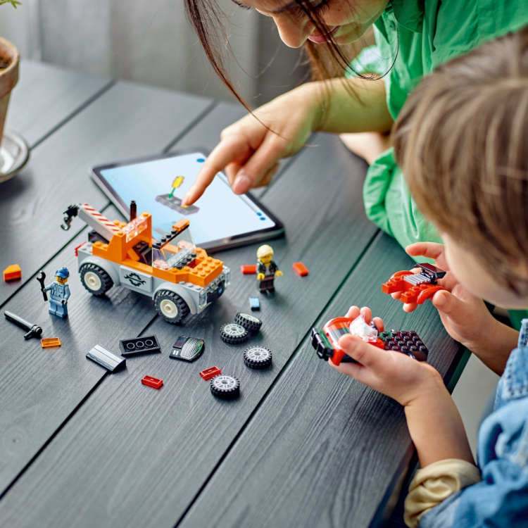 LEGO City Great Vehicles 60435 - Hinausauto ja urheiluautokorjaamo LEGO City Great Vehicles 60435 - Hinausauto ja urheiluautokorjaamo