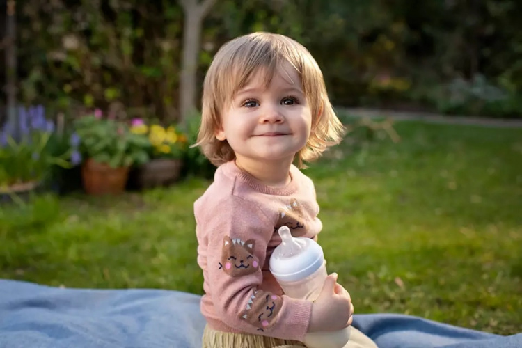 Philips Avent SCY906/01 Natural Response -tuttipullo, 330 ml Philips Avent SCY906/01 Natural Response -tuttipullo, 330 ml