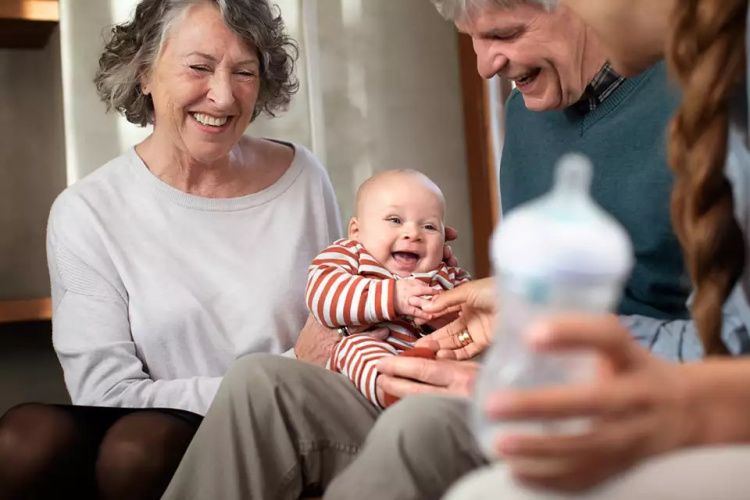 Philips Avent SCY673/01 Natural Response AirFree -tuttipullo, 260 ml Philips Avent SCY673/01 Natural Response AirFree -tuttipullo, 260 ml