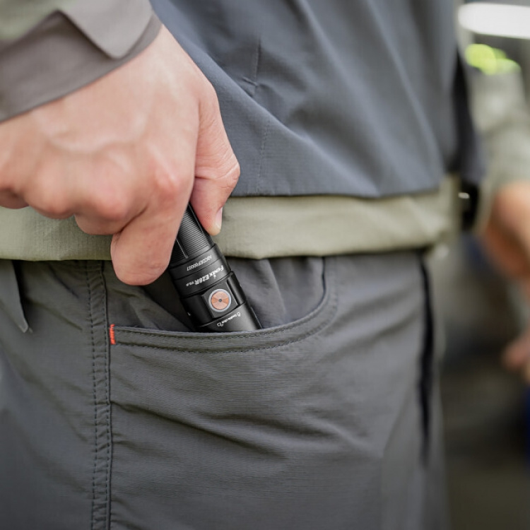 Fenix E28R V2.0 -taskulamppu, 1700 lm