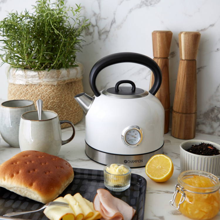 Champion Vattenkokare Retro 1,7L VK402 Creme white Champion Vattenkokare Retro 1,7L VK402 Creme white