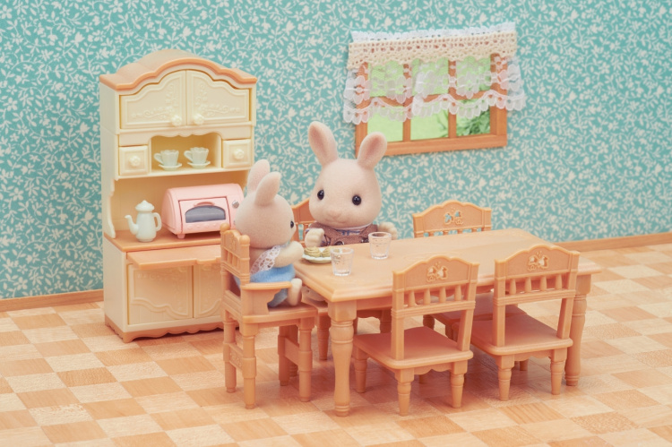 Sylvanian Families Maalaistalon ruokailuhuone