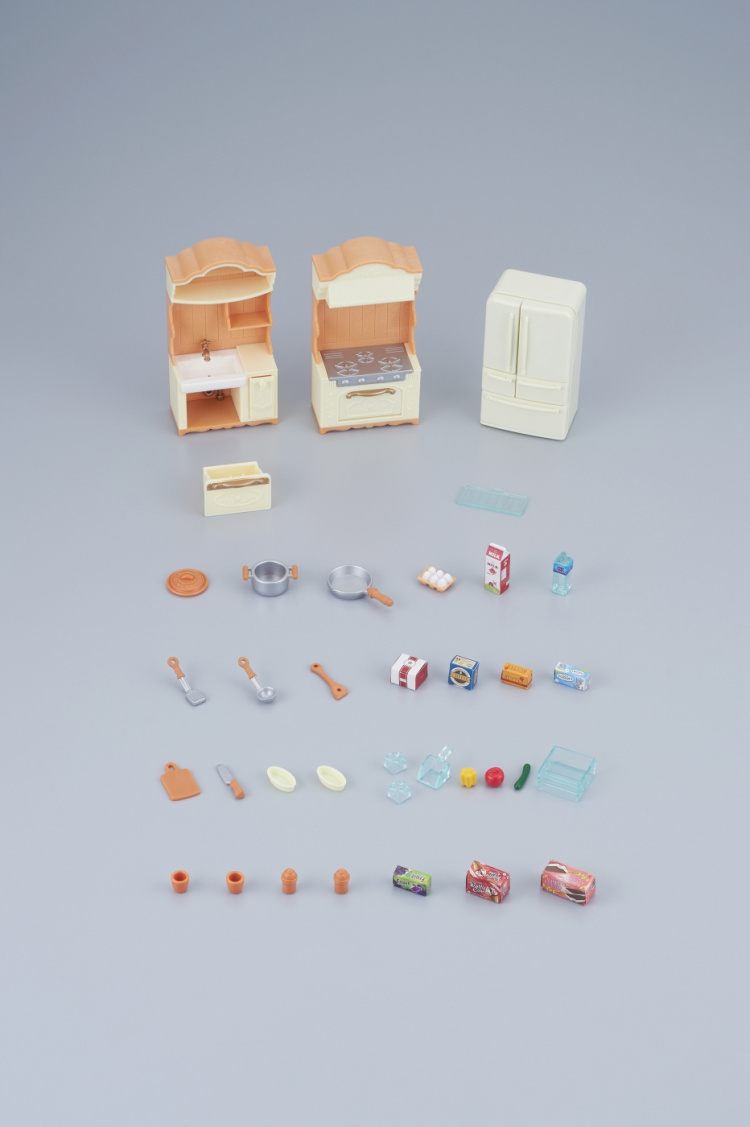 Sylvanian Families Maalaistalon keittiö jääkaapilla