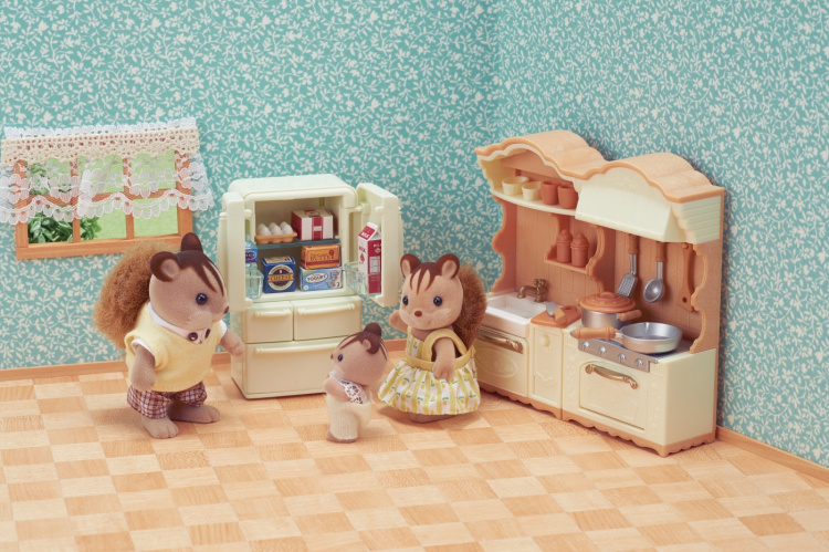 Sylvanian Families Maalaistalon keittiö jääkaapilla