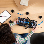 LEGO Technic 42176 - Porsche GT4 e-Performance ‑kilpa-auto