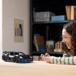 LEGO Technic 42176 - Porsche GT4 e-Performance ‑kilpa-auto