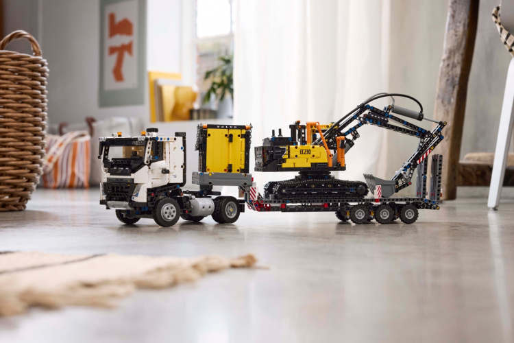 LEGO Technic 42175 - Volvo FMX ‑kuorma-auto ja EC230 Electric ‑kaivukone LEGO Technic 42175 - Volvo FMX ‑kuorma-auto ja EC230 Electric ‑kaivukone