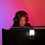 BenQ Screenbar Halo -näyttöön kiinnitettävä valaistusjärjestelmä BenQ Screenbar Halo -näyttöön kiinnitettävä valaistusjärjestelmä