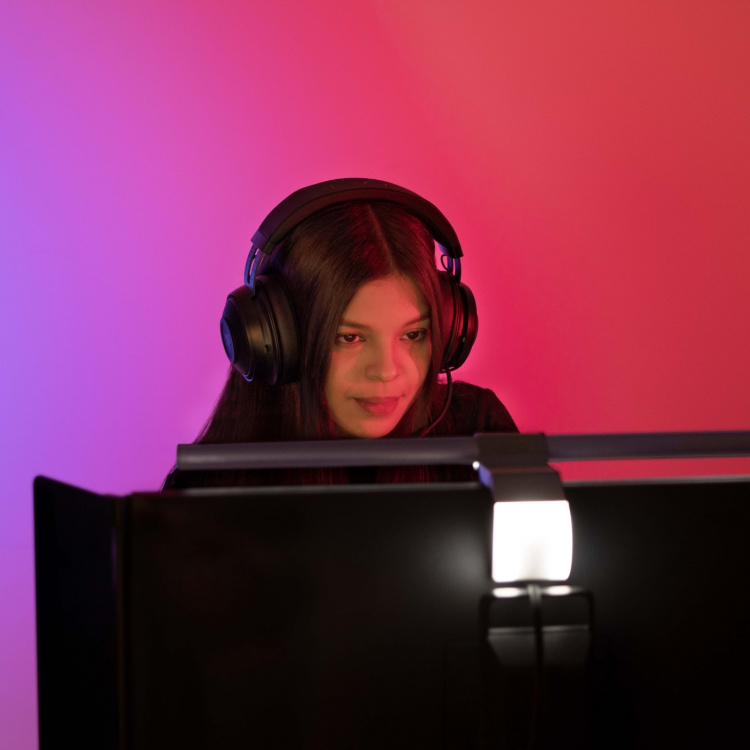 BenQ Screenbar Halo -näyttöön kiinnitettävä valaistusjärjestelmä BenQ Screenbar Halo -näyttöön kiinnitettävä valaistusjärjestelmä