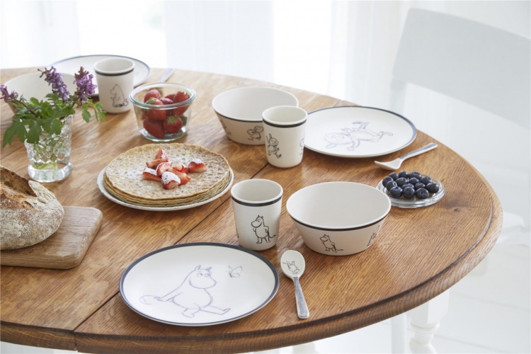 Barbo Toys Muumi 100% melamiinia 5 kpl paketti (lautanen, kulho, juomalasi, 2 lusikkaa)